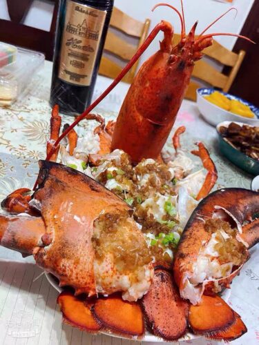 Live Maine Lobster photo review